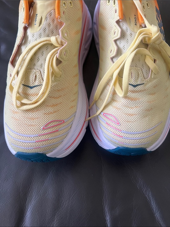 Men’s HOKA Bondi X size 9D.  Only worn twice! Near new condition! main image 6